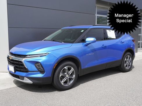 Used 2024 Chevrolet Blazer LT AWD/4WD image 3