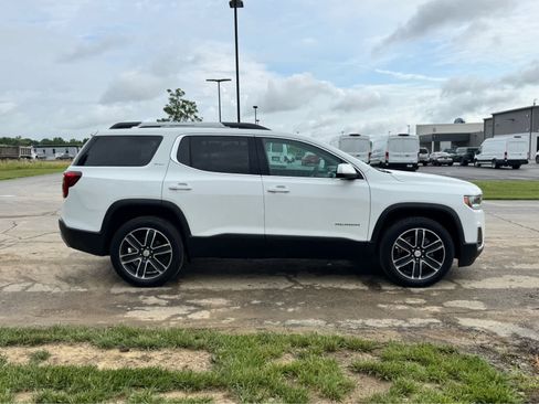 Used 2023 GMC Acadia SLT w/ Preferred Package FWD image 5