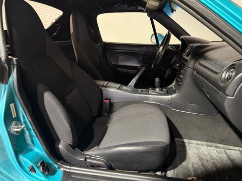 Used 2003 MAZDA MX-5 Miata RWD image 10