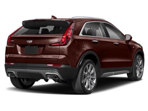 Used 2022 Cadillac XT4 Luxury w/ Cold Weather Package FWD image 3
