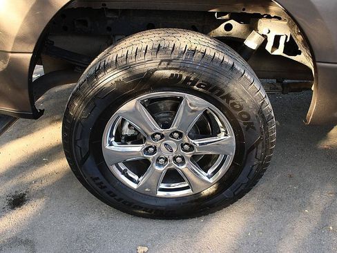 Used 2019 Ford F150 XLT w/ Equipment Group 302A Luxury AWD/4WD image 21