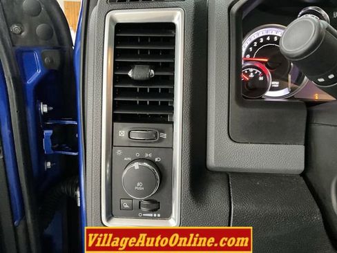 Used 2019 RAM 1500 Classic SLT w/ Luxury Group AWD/4WD image 25