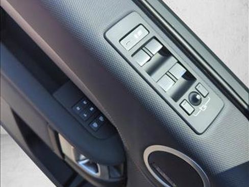 Certified 2024 Land Rover Discovery Dynamic SE image 20