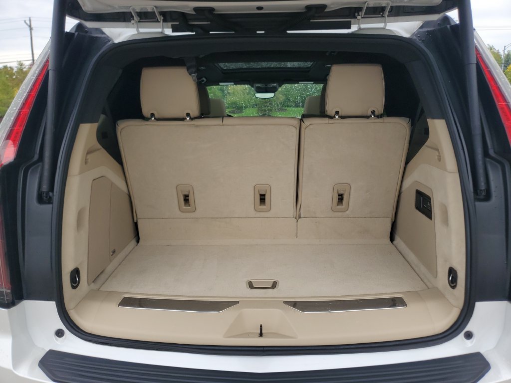 Used 2024 Cadillac Escalade Premium Luxury AWD/4WD image 36