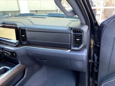 Used 2023 Chevrolet Silverado 1500 LT Trail Boss w/ LT Trail Boss Premium Package image 13