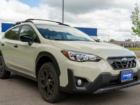 Used 2023 Subaru Crosstrek 2.0i Premium w/ Special Edition AWD/4WD image 4