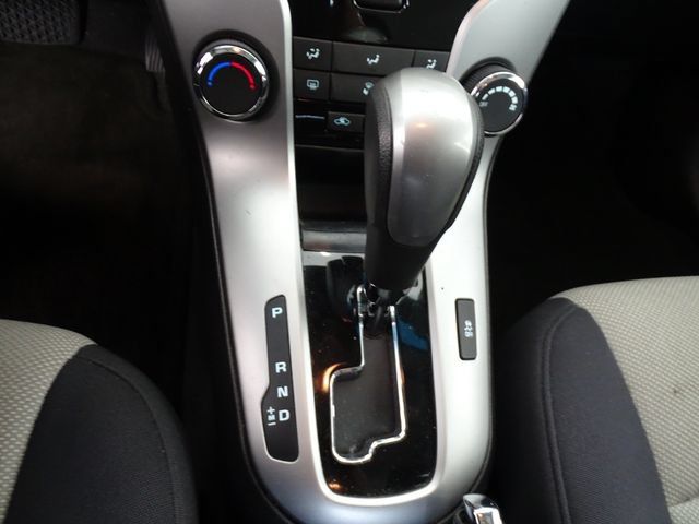Used 2013 Chevrolet Cruze LS FWD image 8