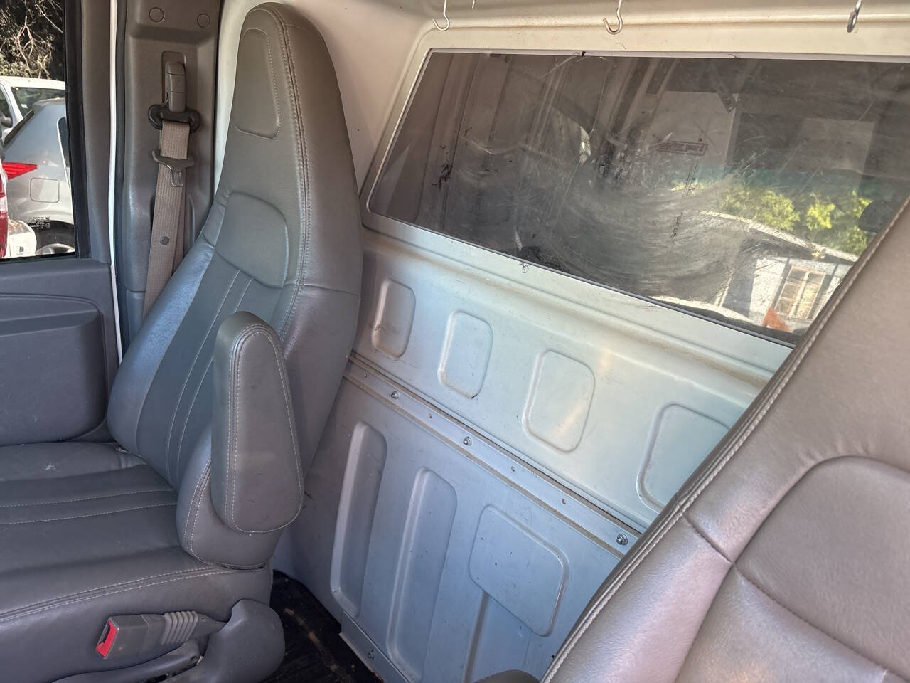 Used 2019 Chevrolet Express 2500 w/ Enhanced Convenience Package RWD image 18