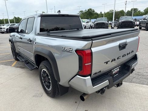 Used 2024 Toyota Tacoma SR5 AWD/4WD image 6