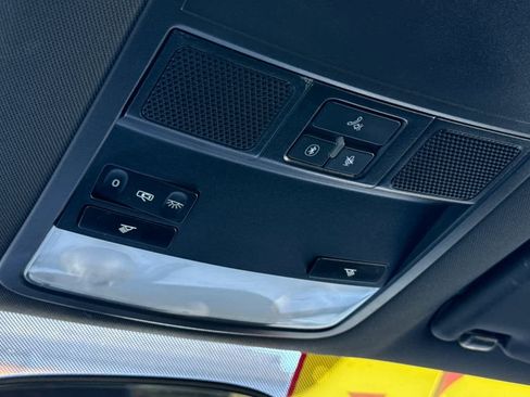 Used 2012 Volkswagen Beetle 2.5 image 28