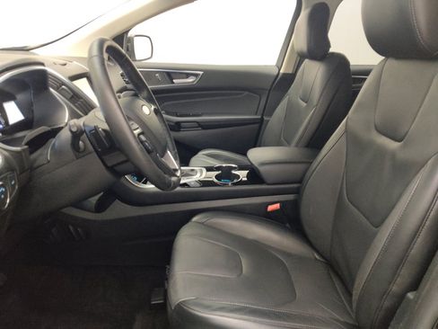 Used 2018 Ford Edge Titanium w/ Ford Safe & Smart Package FWD image 17