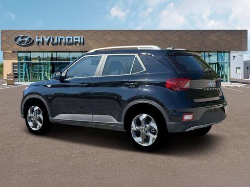 New 2026 Hyundai Venue SEL FWD image 4