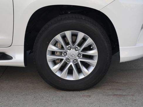 Used 2022 Lexus GX 460 Premium w/ Premium Package image 11