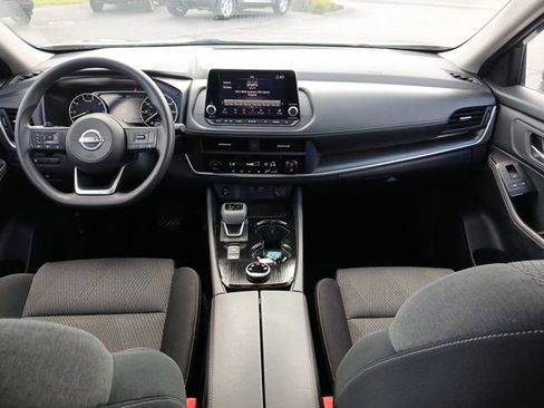 Used 2024 Nissan Rogue SV image 11