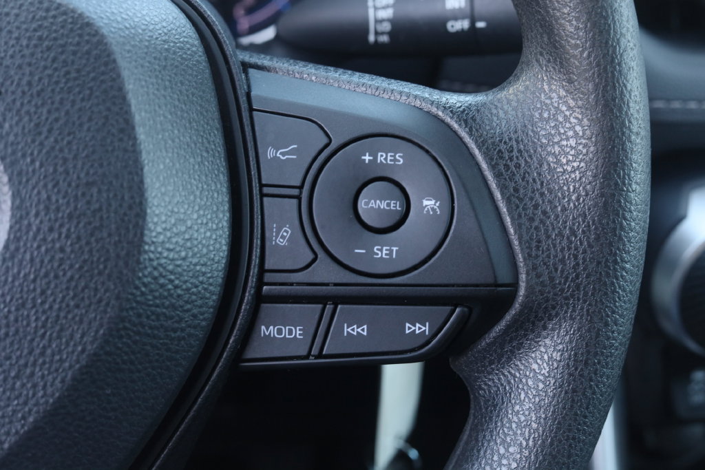 Used 2024 Toyota RAV4 LE AWD/4WD image 8