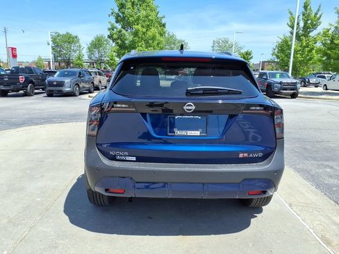 New 2026 Nissan Kicks SR w/ SR Premium Package AWD/4WD image 6