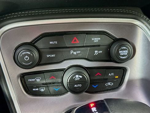 Used 2019 Dodge Challenger R/T w/ Driver Convenience Group image 16