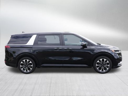 Used 2024 Kia Carnival EX FWD image 8