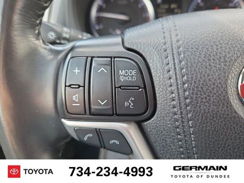Used 2019 Toyota Highlander SE AWD/4WD image 24