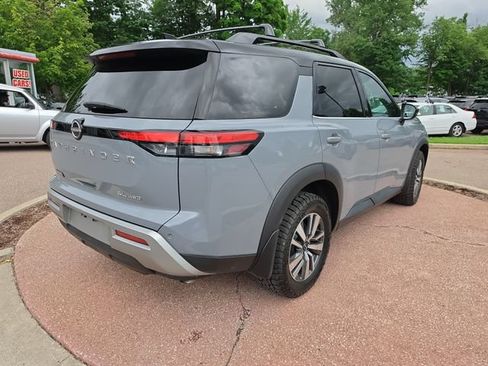 Used 2024 Nissan Pathfinder SL AWD/4WD image 5