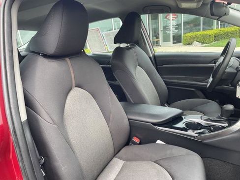 Certified 2019 Toyota Camry LE image 14