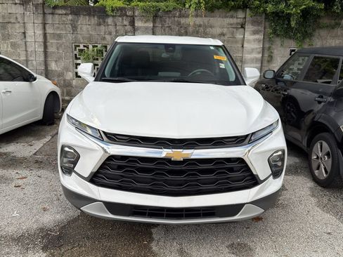 Used 2024 Chevrolet Blazer LT FWD image 2