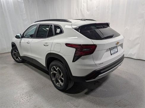 New 2026 Chevrolet Trax LT w/ Driver Confidence Package image 5