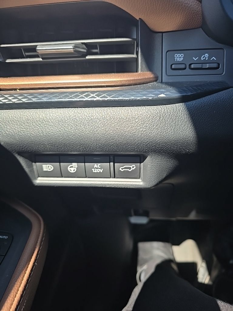 Used 2024 Toyota Grand Highlander AWD Hybrid image 8