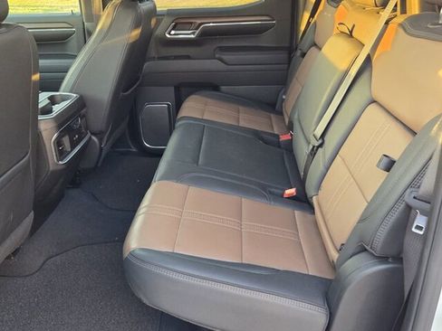 Used 2024 Chevrolet Silverado 1500 High Country w/ Z71 Off-Road Package image 8