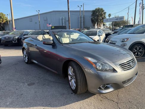Used 2015 INFINITI Q60 Convertible w/ Premium Package image 3