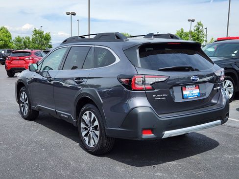 Used 2025 Subaru Outback Limited AWD/4WD image 3