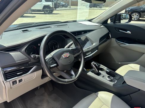 Certified 2023 Cadillac XT4 Premium Luxury FWD image 19