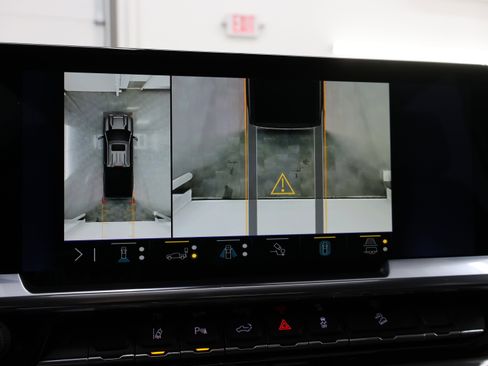 Used 2024 Chevrolet Silverado 3500 High Country w/ High Country Premium Package image 20