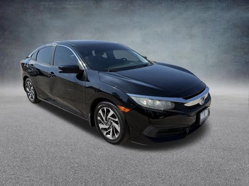 Used 2018 Honda Civic EX image 4