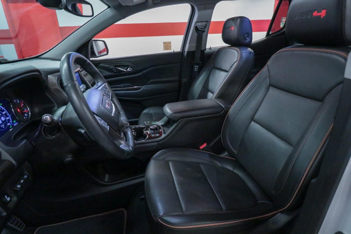 Used 2023 GMC Acadia AT4 w/ Technology Package AWD/4WD image 11