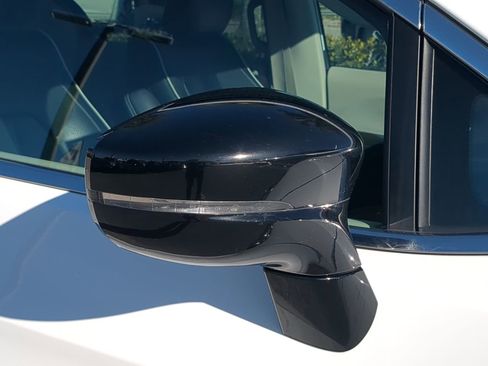 Used 2024 Chrysler Pacifica Limited image 12