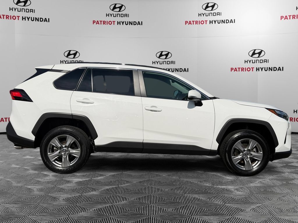 Used 2024 Toyota RAV4 XLE FWD image 2