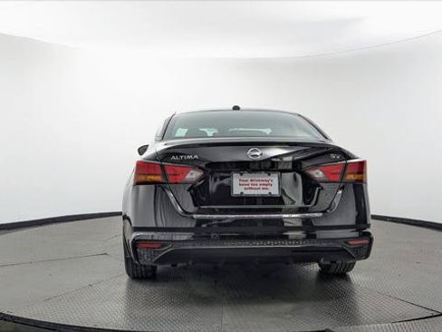 Used 2022 Nissan Altima 2.5 SV FWD image 6