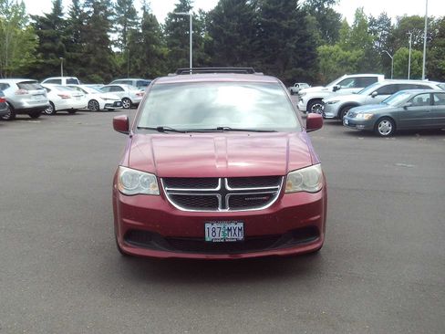 Used 2014 Dodge Grand Caravan SXT FWD image 8