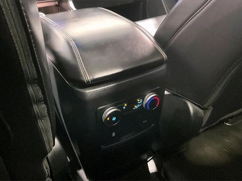 Used 2021 Ford Explorer XLT image 10