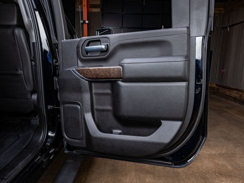 Used 2020 GMC Sierra 3500 Denali w/ Denali Ultimate Package image 38