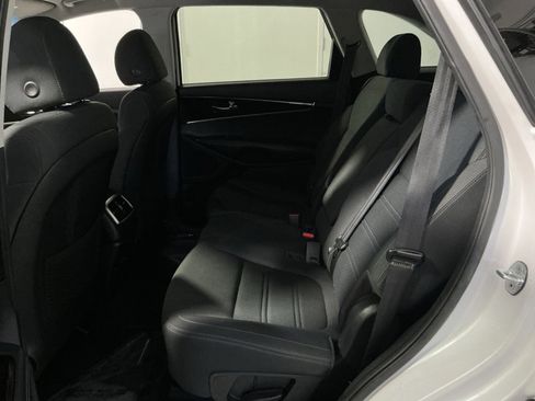 Used 2020 Kia Sorento S FWD image 23