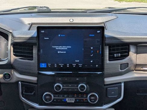 Used 2024 Ford Expedition Max Limited RWD image 18
