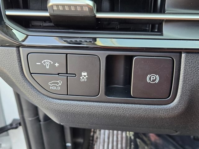 New 2026 Kia Sportage SX FWD image 17