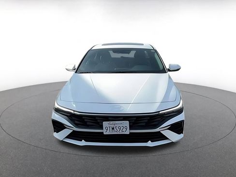 Used 2025 Hyundai Elantra Limited image 4