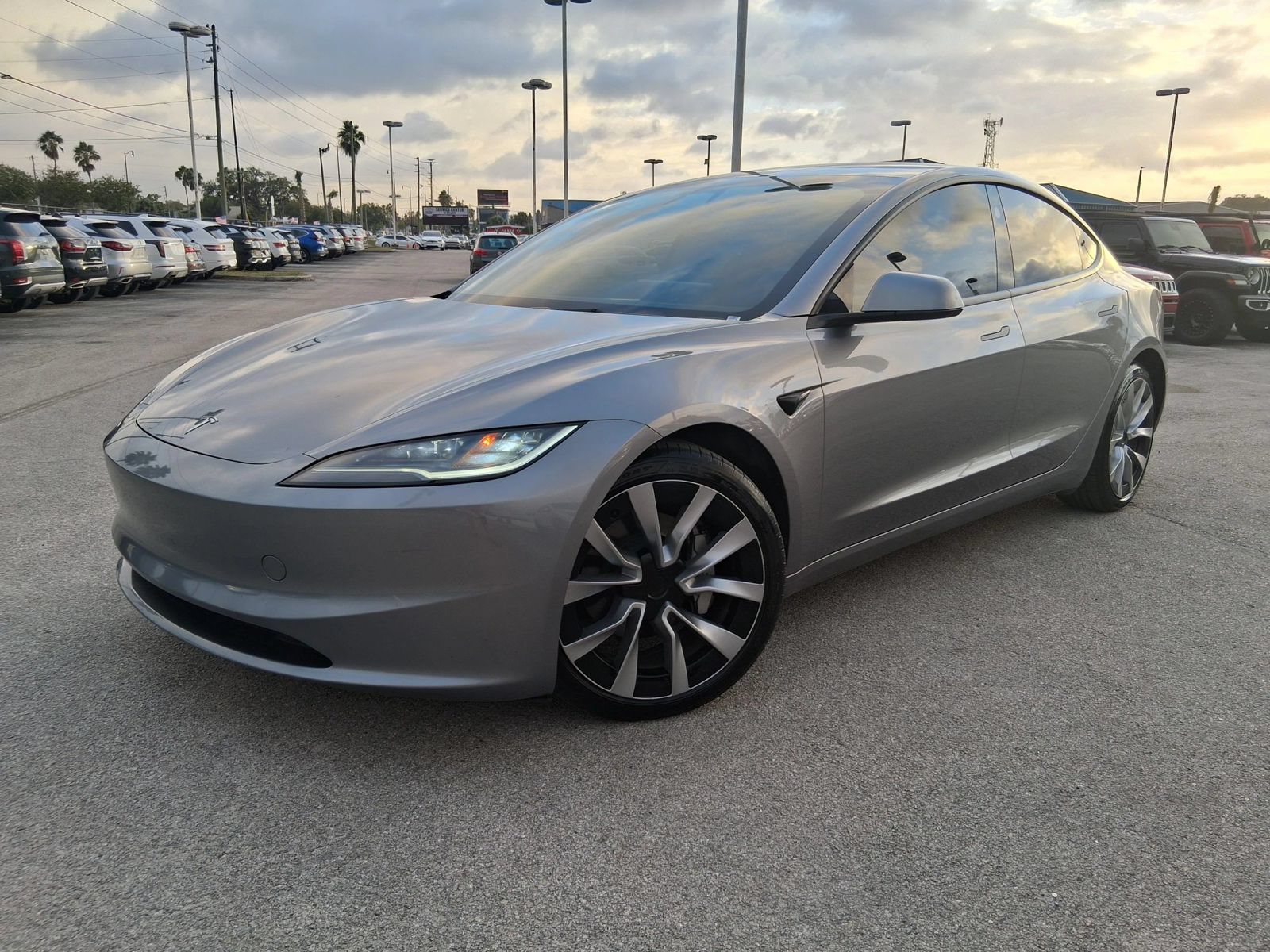 Used 2025 Tesla Model 3 Long Range AWD/4WD image 3