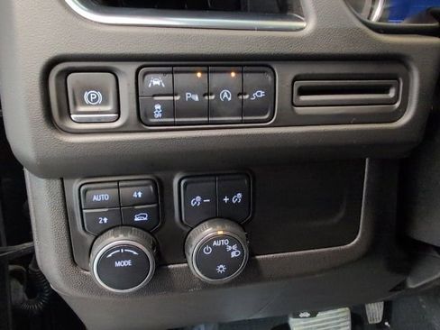 Used 2022 Chevrolet Suburban LS w/ Driver Alert Package AWD/4WD image 15