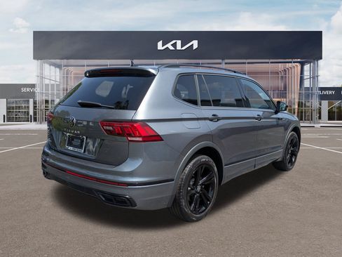 Used 2024 Volkswagen Tiguan SE R-Line FWD image 4