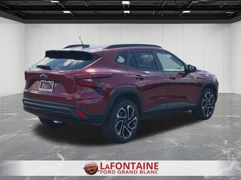 Used 2024 Chevrolet Trax RS FWD image 5