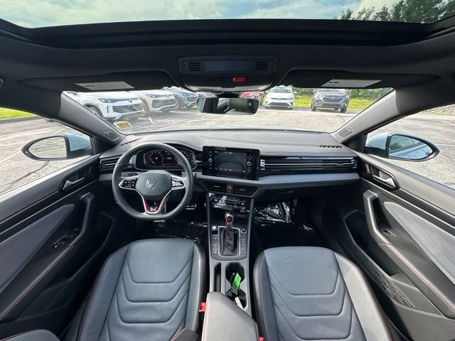 Used 2025 Volkswagen Jetta GLI Autobahn FWD image 12